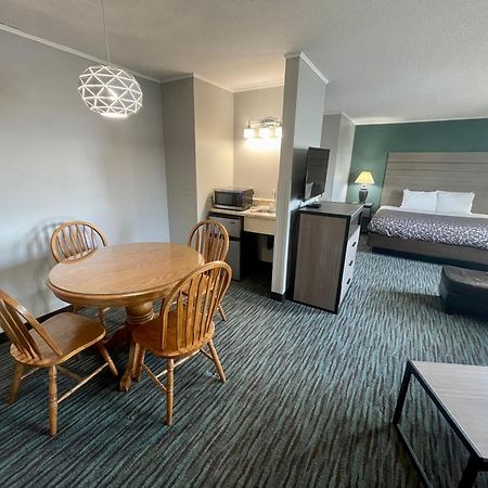 Countryside Inn & Suites Omaha East-Council Bluffs Ia Номер фото