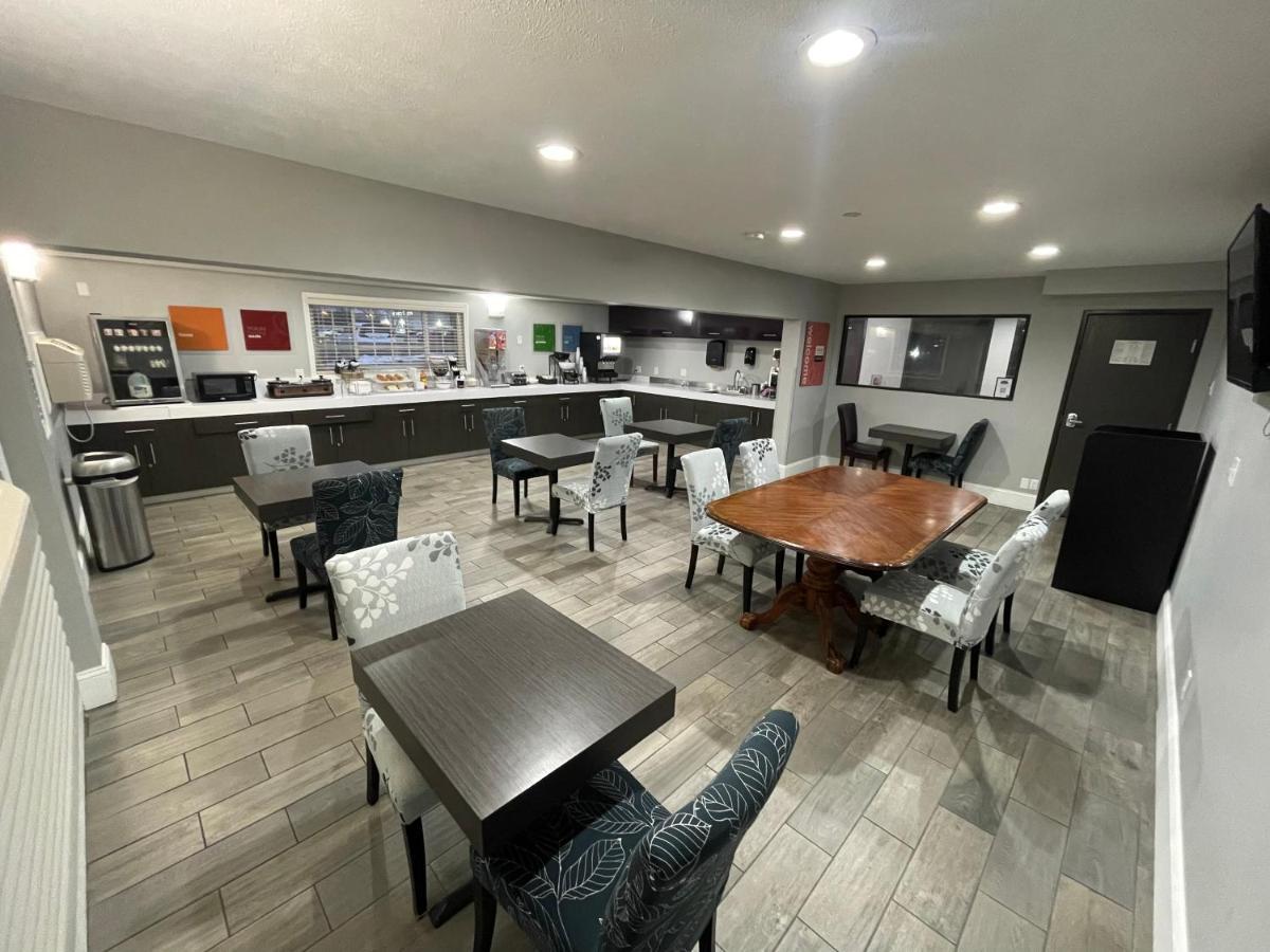 Countryside Inn & Suites Omaha East-Council Bluffs Ia Экстерьер фото