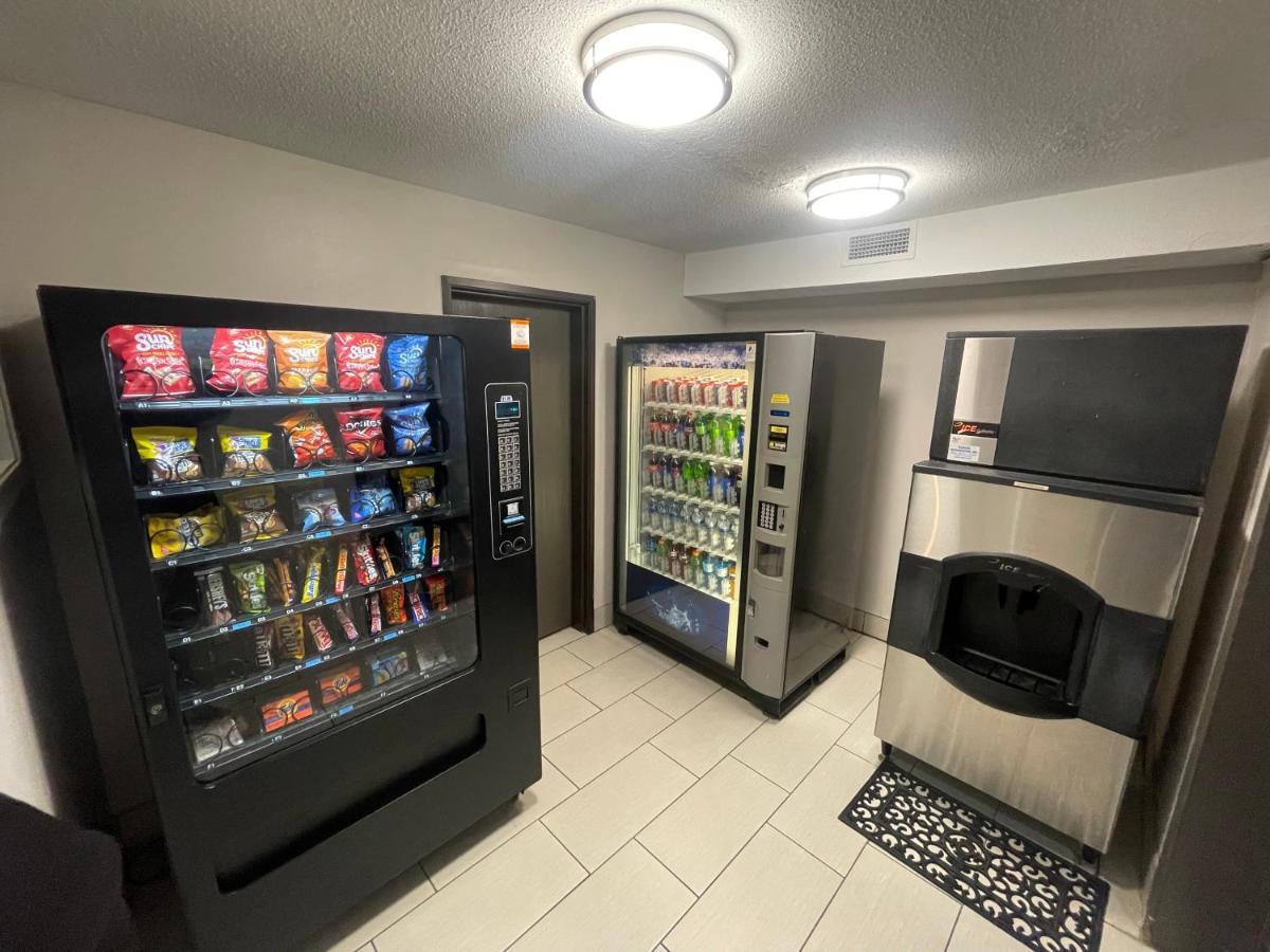 Countryside Inn & Suites Omaha East-Council Bluffs Ia Экстерьер фото