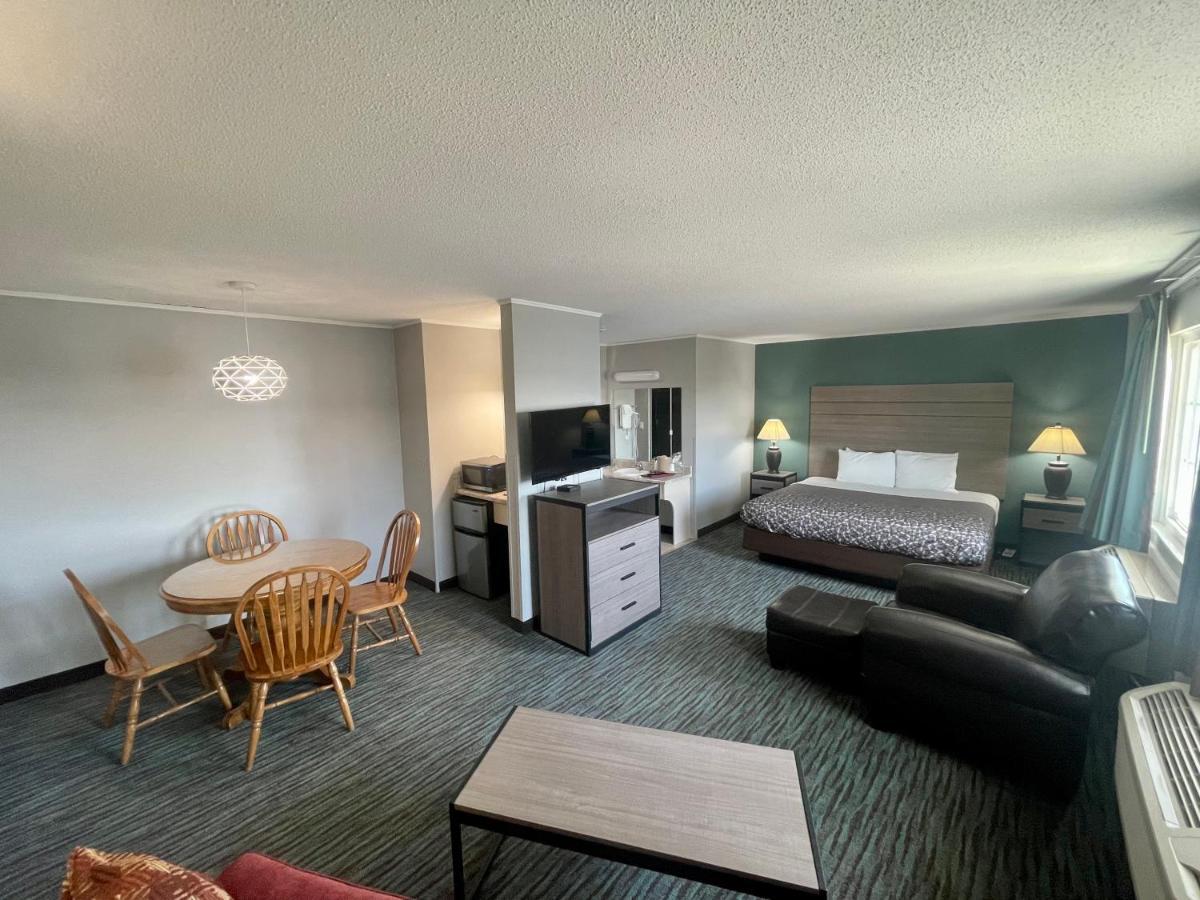 Countryside Inn & Suites Omaha East-Council Bluffs Ia Экстерьер фото