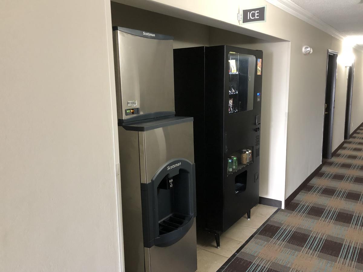 Countryside Inn & Suites Omaha East-Council Bluffs Ia Экстерьер фото