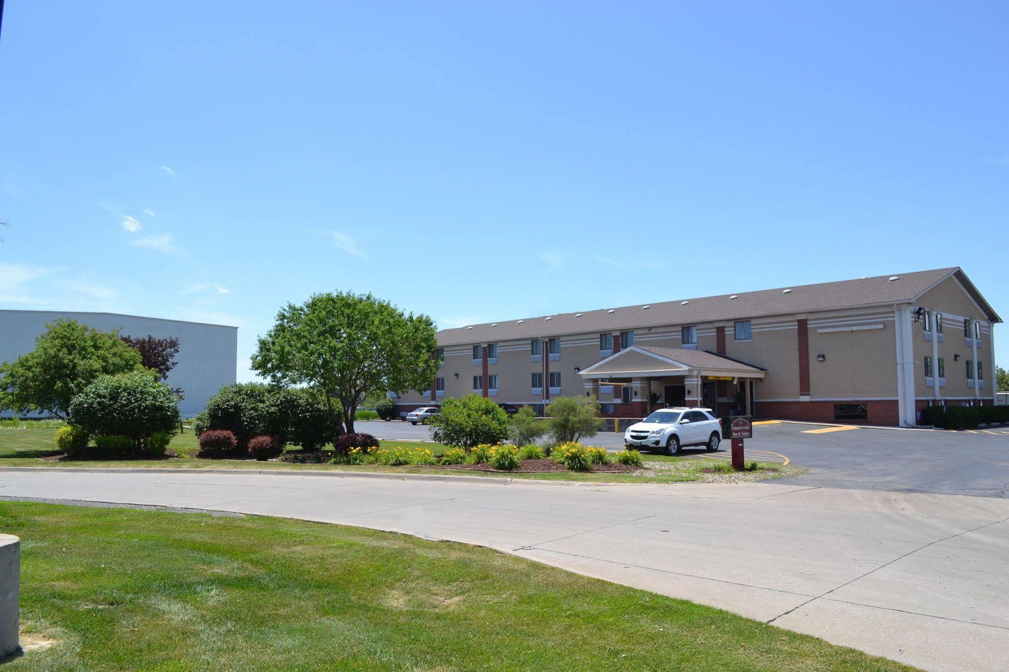 Countryside Inn & Suites Omaha East-Council Bluffs Ia Экстерьер фото