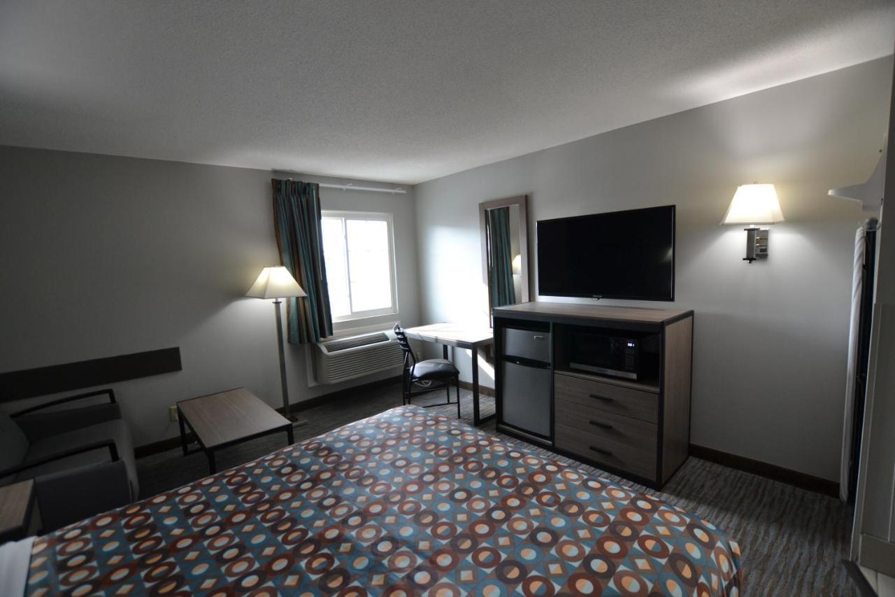 Countryside Inn & Suites Omaha East-Council Bluffs Ia Экстерьер фото