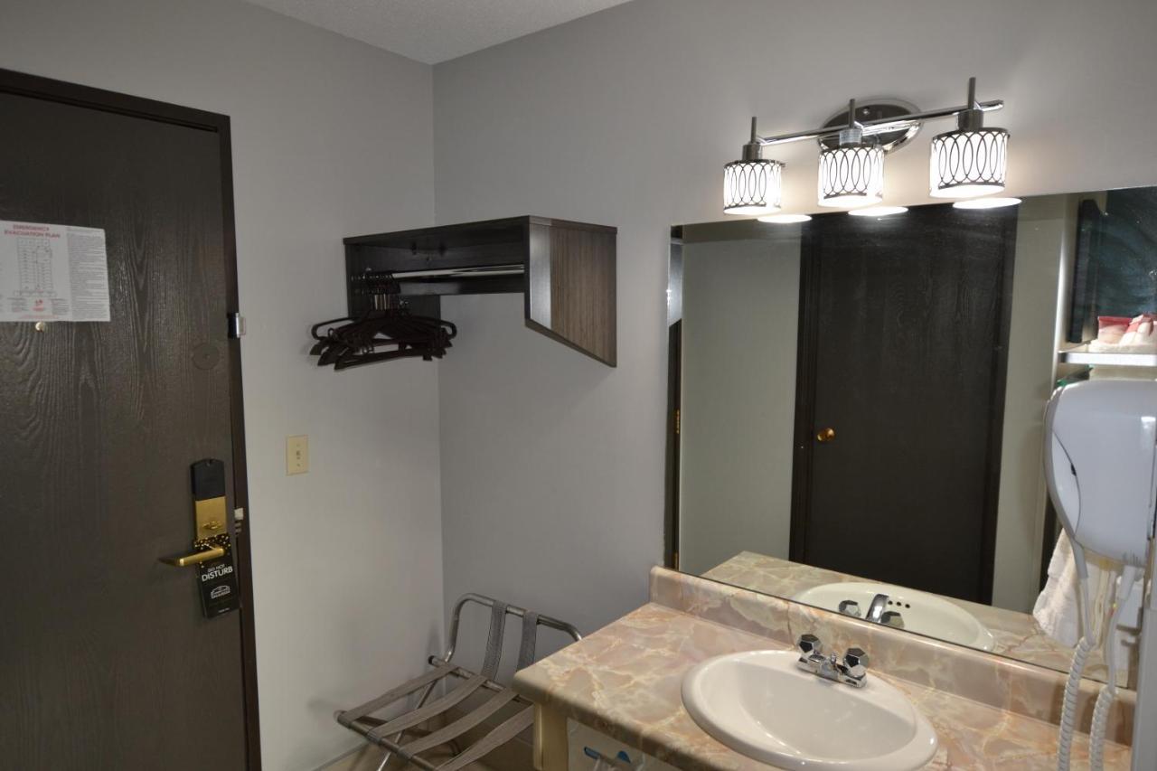 Countryside Inn & Suites Omaha East-Council Bluffs Ia Экстерьер фото